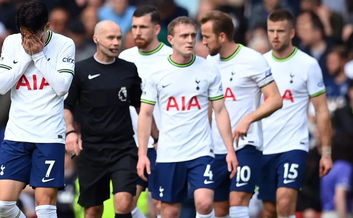 OFICIAL: Tottenham contrata James Maddison ao Leicester