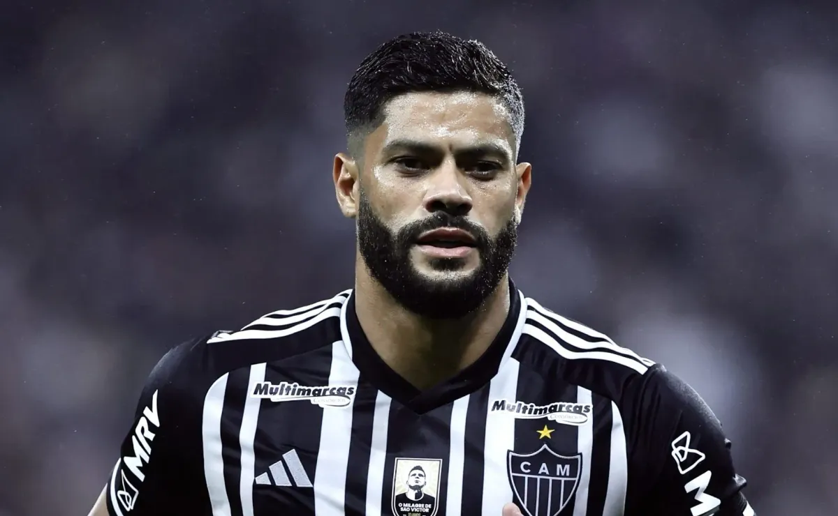 O jogador Hulk com os companheiros de seleção - Purebreak