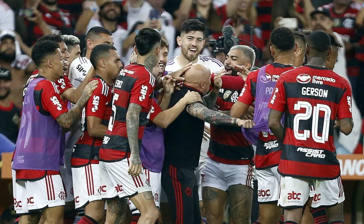 Da ajuda de custo de R$ 200 no Tubarão-SC a destaque no Flamengo