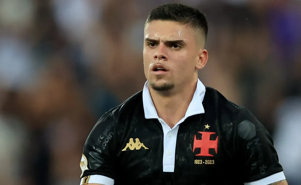 Gabriel Pec é cobiçado por mais um gigante brasileiro; Vasco faz