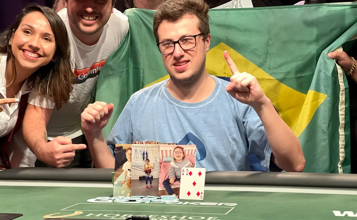 Gabriel Schroder está na FT do Main Event da WSOP Paradise