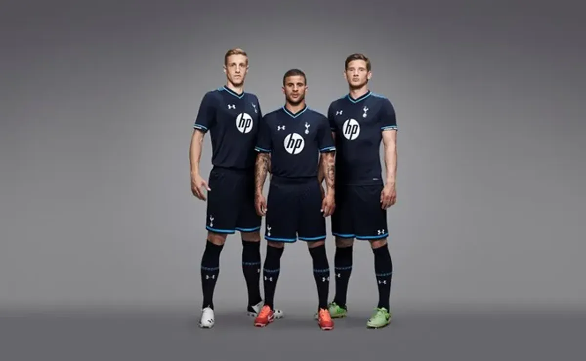 Tottenham store 2013 kit