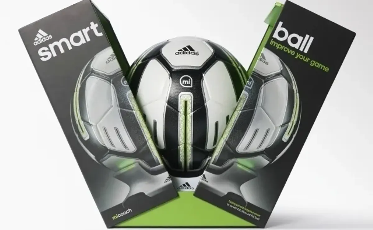 Adidas May Have Finally Made a Sleek, Streamlined Soccer Ball That Players  Can Live With, Smart News