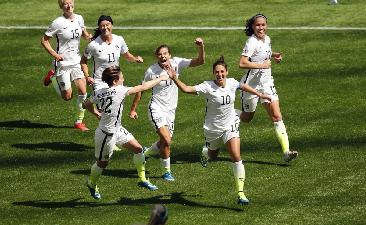 Carli Lloyd's incredible goal for USA from halfway line - World Soccer Talk
