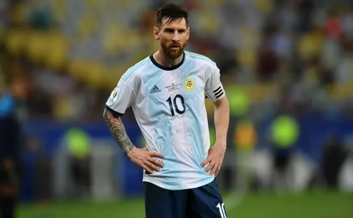 Number 10 jersey waiting for Messi, says Scaloni