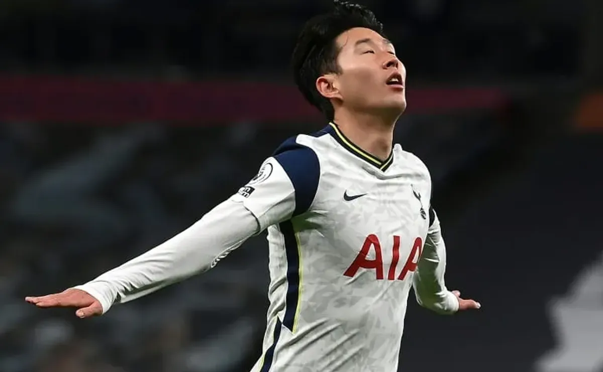 Spurs sink Man City to take top spot, Chelsea up to second