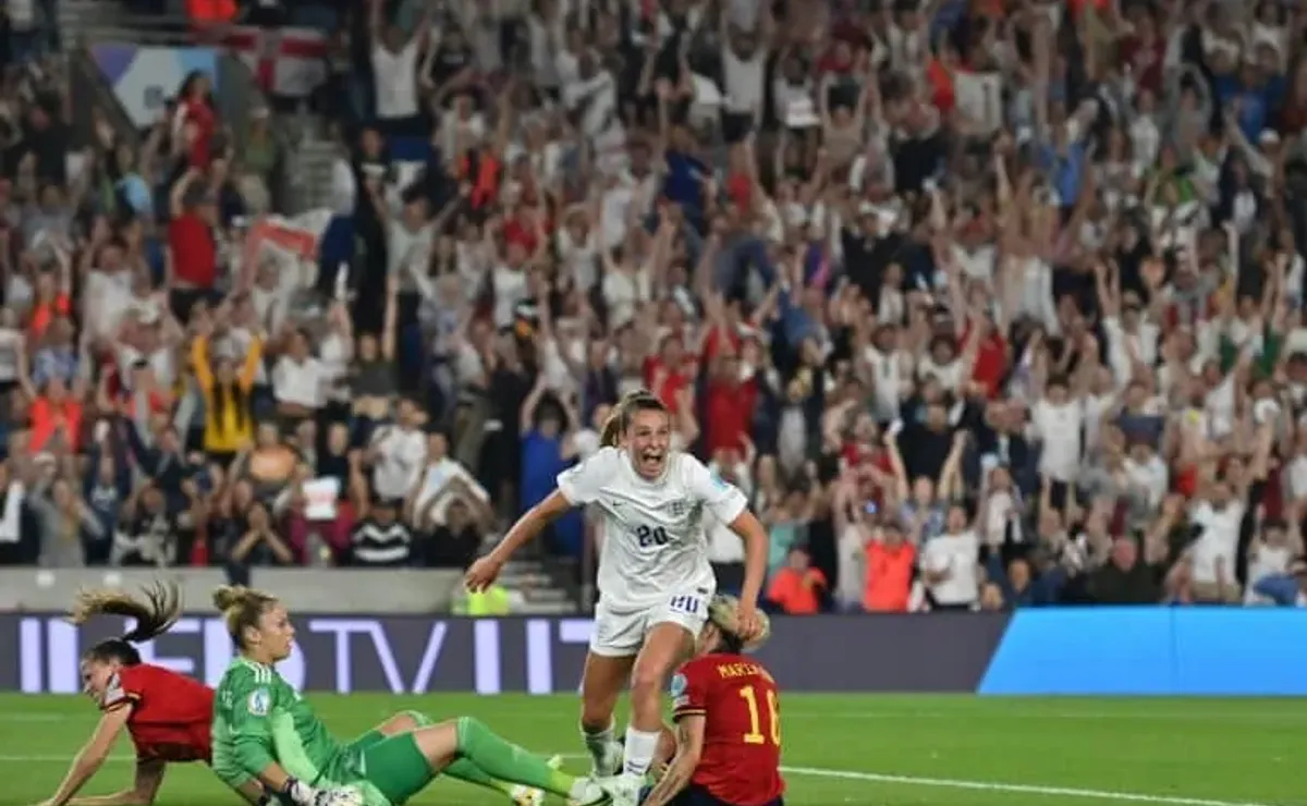 Georgia Stanway fires England into Women's Euro 2022 semi-final