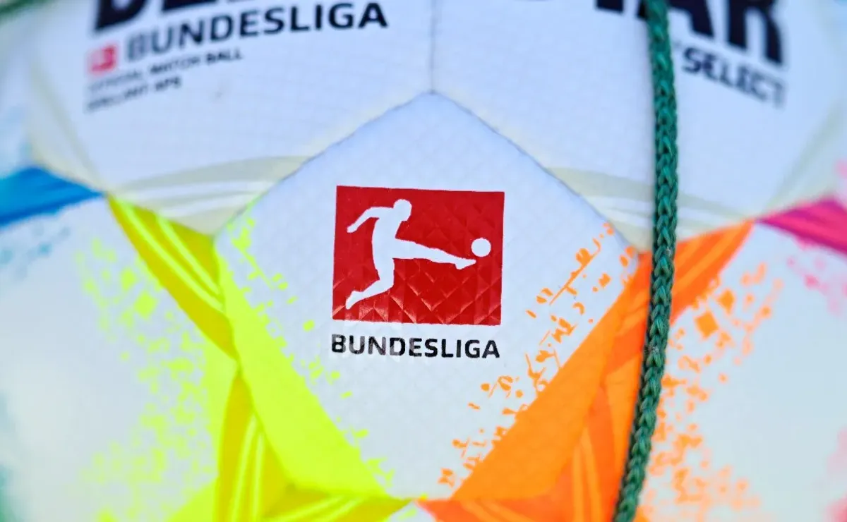 DFL Deutsche Fußball Liga on X: ⚽🗓️ The #calendar for the 2023-24 season  has been released. Get the complete overview here ➡️    / X