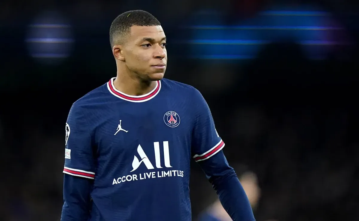 Kylian Mbappe informs PSG he will not extend contract: Media