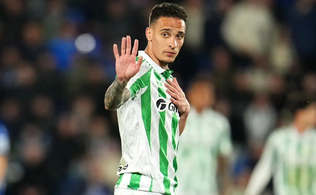 Antony receives first career red card in Real Betis' win and will miss key  game against Real Madrid - World Soccer Talk