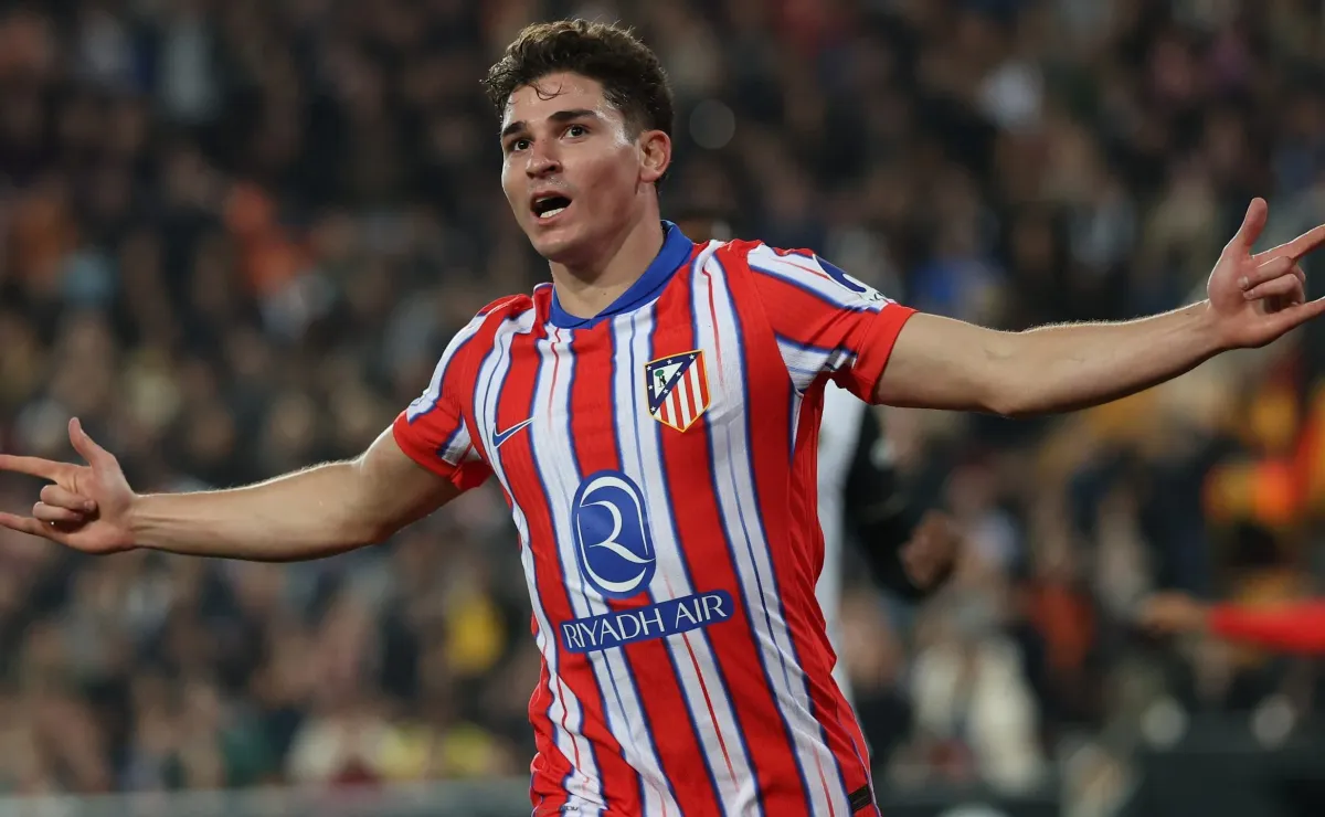 Atlético de Madrid no oculta su ilusión con Julián Álvarez y le hace una sorprendente declaración