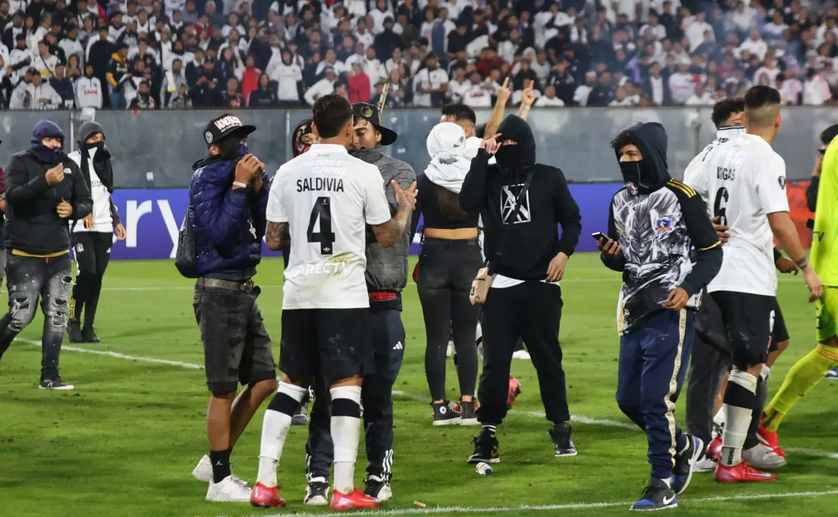 Tragedia en la Copa Libertadores: murieron dos hinchas de Colo Colo en la previa del partido vs. Fortaleza - Bolavip Argentina