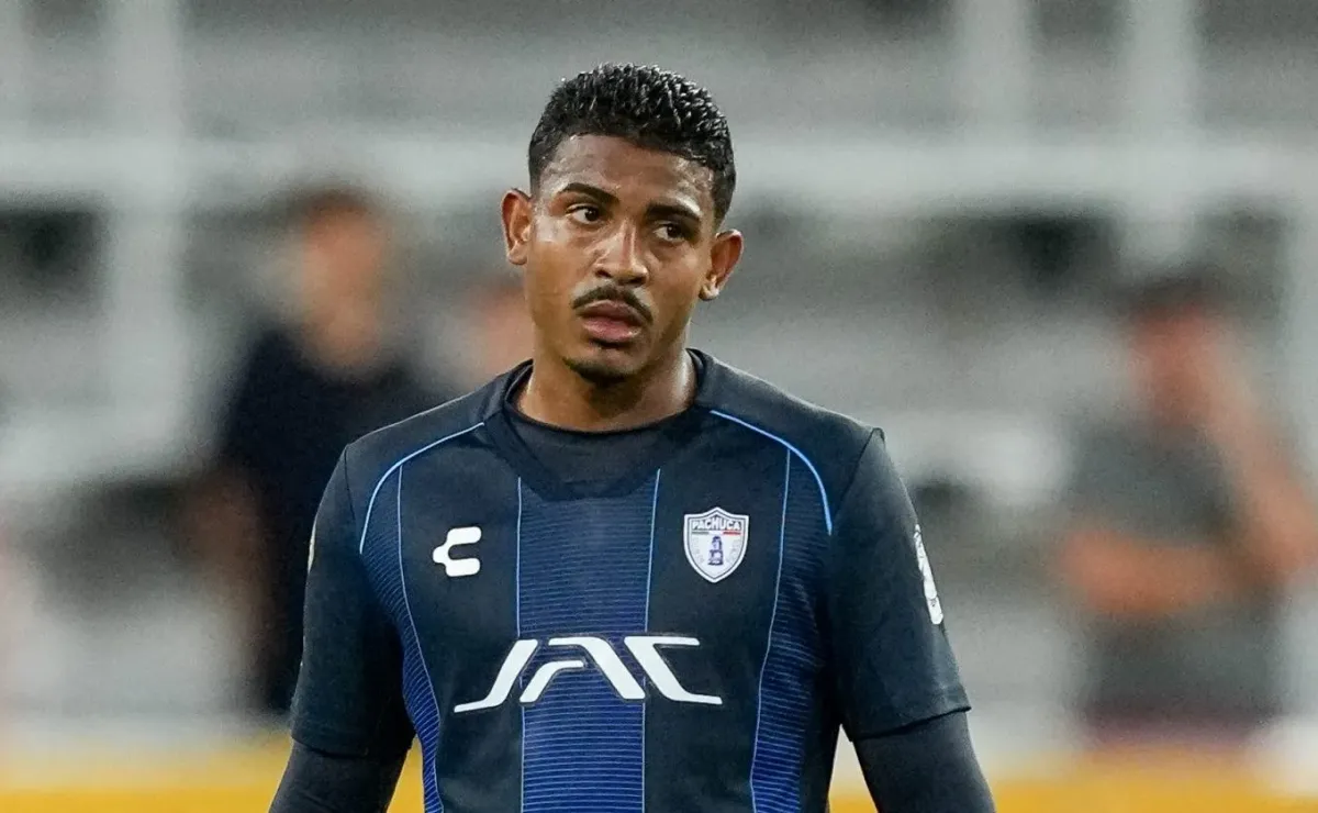 John Kennedy, ex-Fluminense, fica perto de sair do Pachuca-MEX e acertar retorno ao Brasil