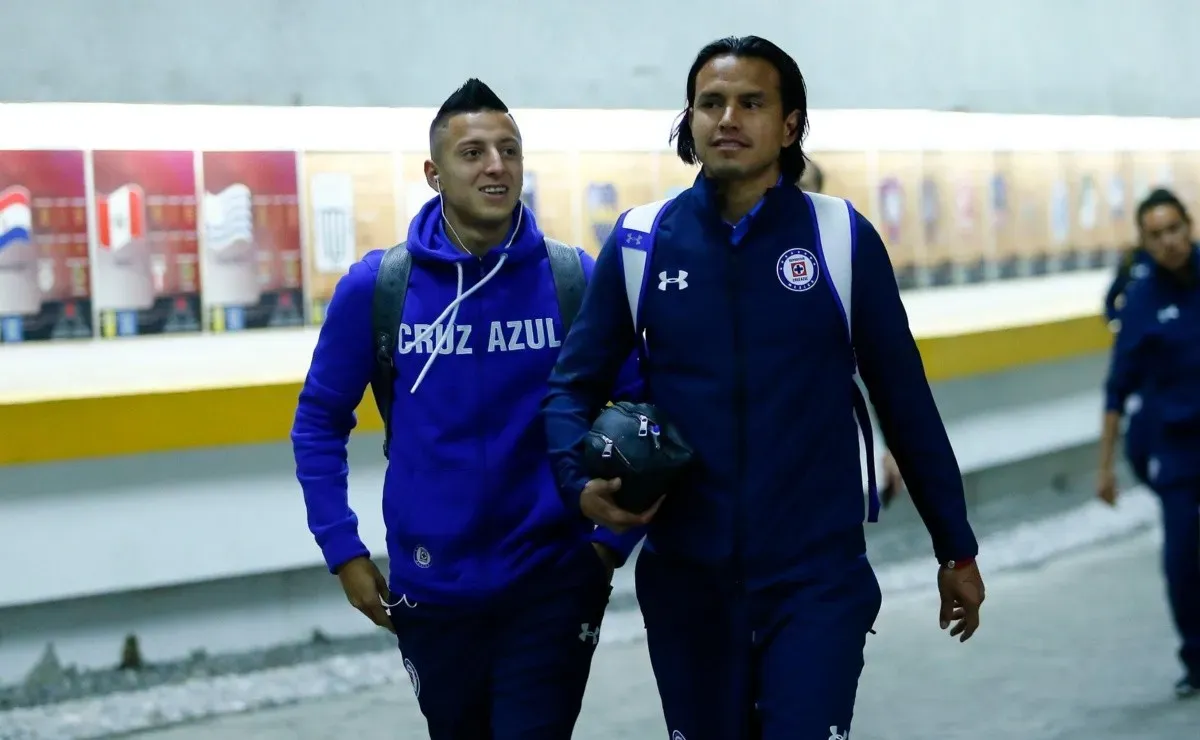 El último partido de Jerry Flores en Cruz Azul: expulsado sin jugar en la final 2018 ante América - Vamos Azul