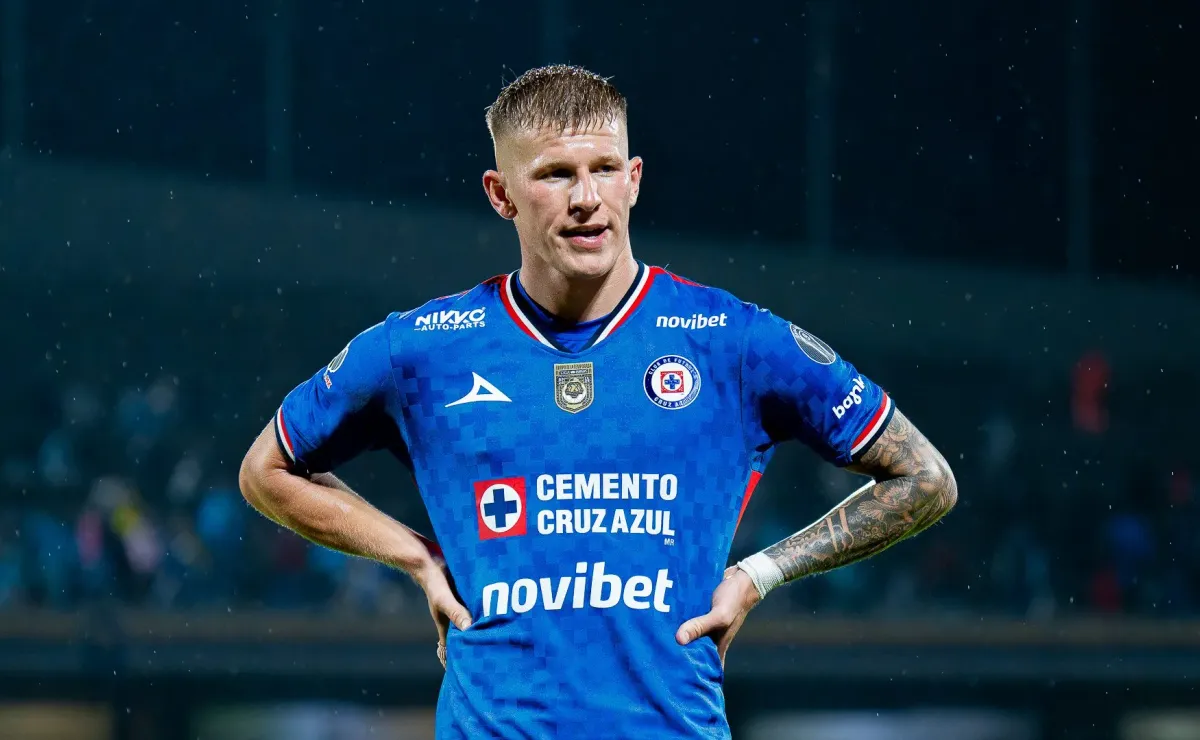 Baja de última hora: Mateusz Bogusz no estará presente en Cruz Azul vs.  Club León por el Apertura 2025 - Vamos Azul