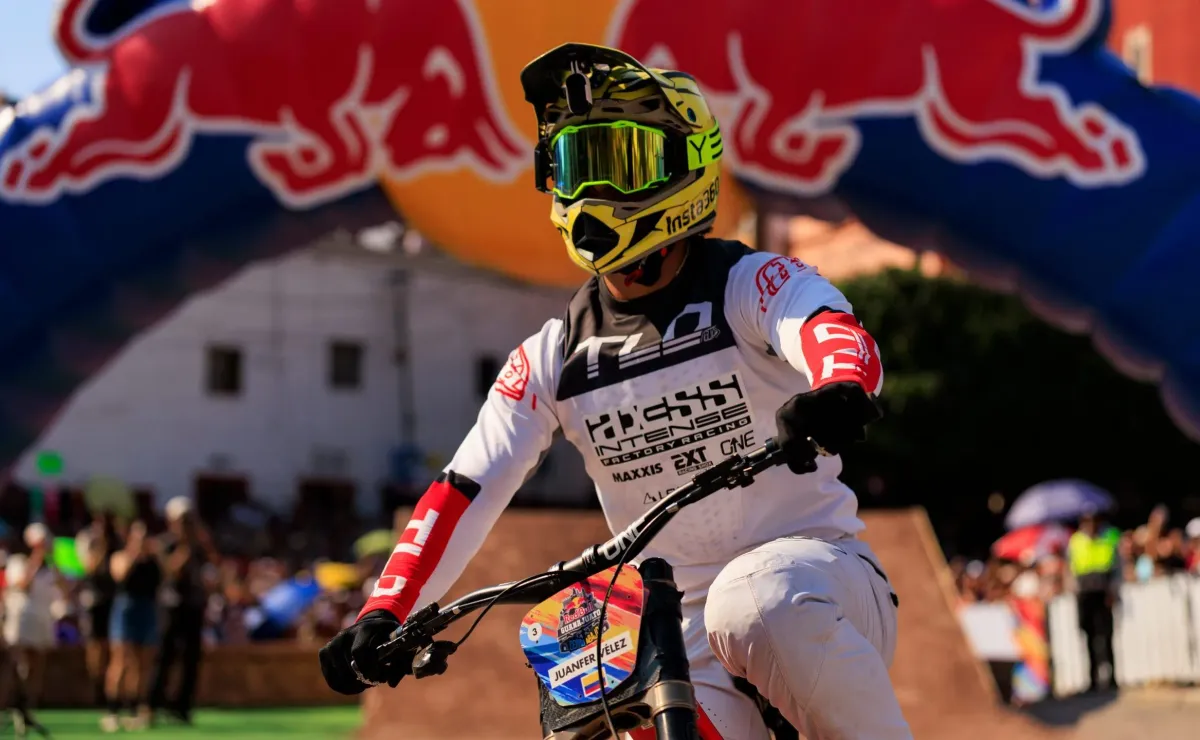 Juanfer Vélez brilla, una vez más, en Red Bull Guanajuato Cerro Abajo 2025 Juanfer Vélez brilla, una vez más, en Red Bull Guanajuato Cerro Abajo 2025