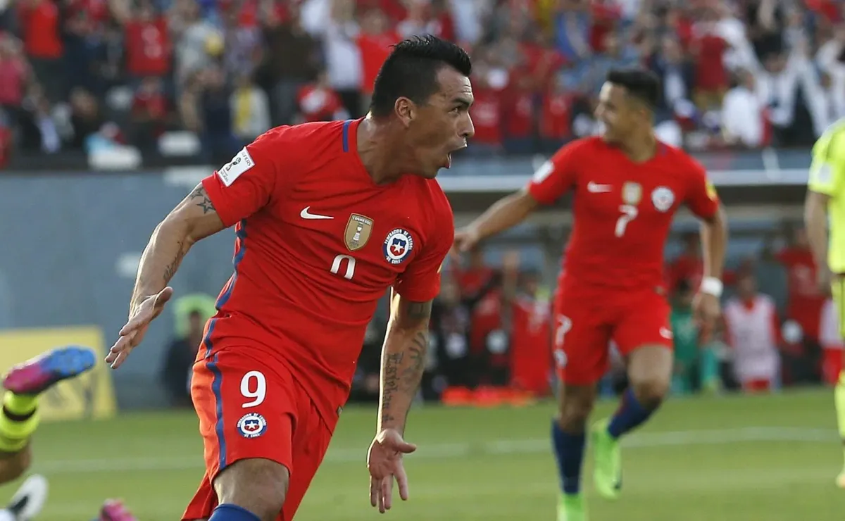 “Le hubiese dado la oportunidad a…”: los dos delanteros que pide Esteban Paredes para Chile “Le hubiese dado la oportunidad a…”: los dos delanteros que pide Esteban Paredes para Chile