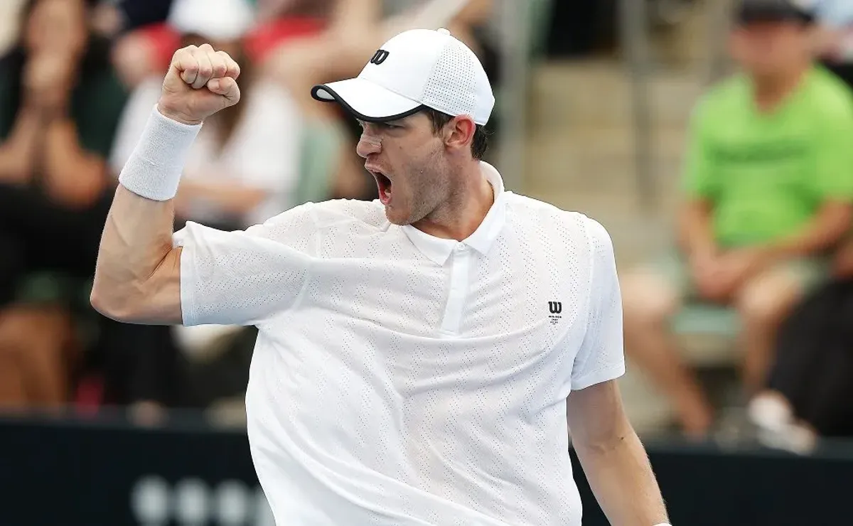 Nicolás Jarry avanza con paso firme en el Estoril Open Nicolás Jarry avanza con paso firme en el Estoril Open