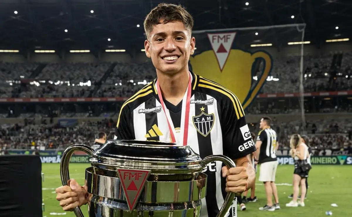 Iván Román elige a su referente y barre con jóvenes de la Roja Iván Román elige a su referente y barre con jóvenes de la Roja