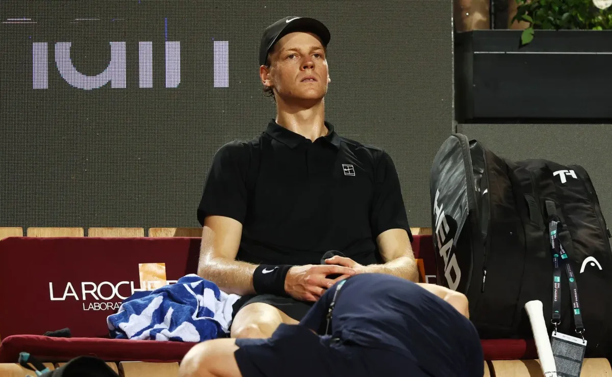 Jannik Sinner se ríe de la broma del Papa León XIV Jannik Sinner se ríe de la broma del Papa León XIV