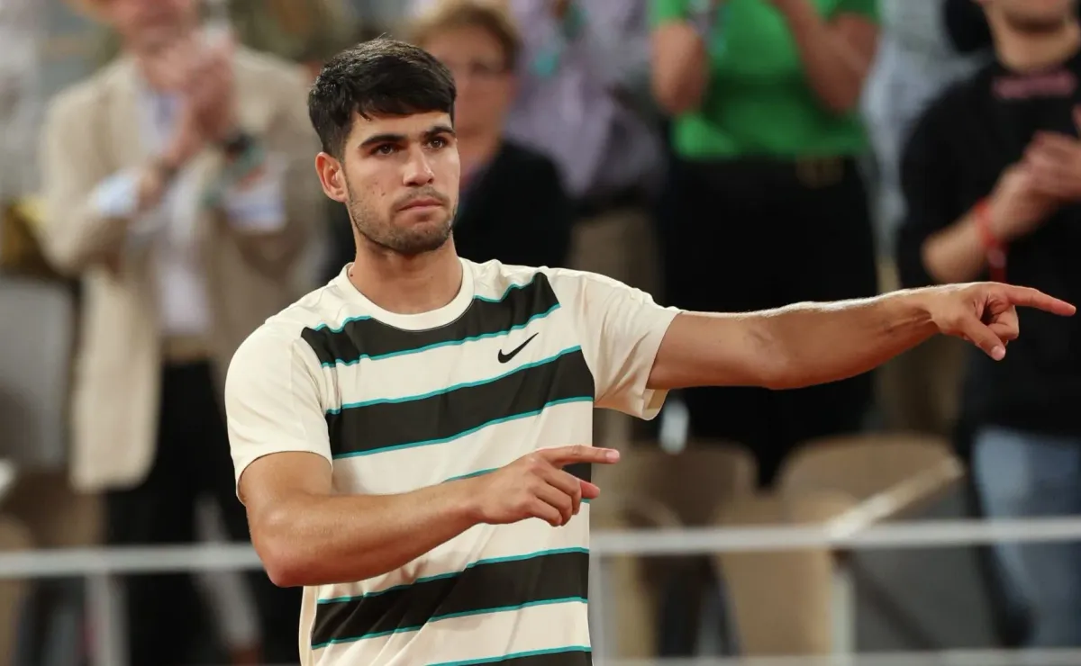 Alcaraz sorprende al mundo tras vencer a Musetti en Roland Garros Alcaraz sorprende al mundo tras vencer a Musetti en Roland Garros