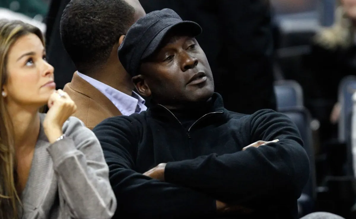 Michael Jordan regresa a la NBA después de 18 años Michael Jordan regresa a la NBA después de 18 años