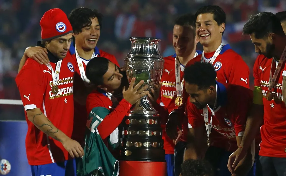 David Pizarro recuerda título de Chile en Copa América 2015 David Pizarro recuerda título de Chile en Copa América 2015