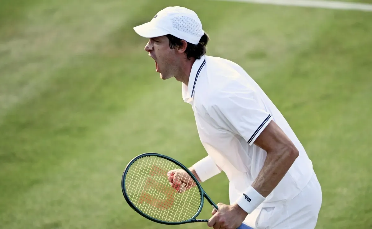 Nicolás Jarry avanza en Wimbledon al vencer a Joao Fonseca Nicolás Jarry avanza en Wimbledon al vencer a Joao Fonseca