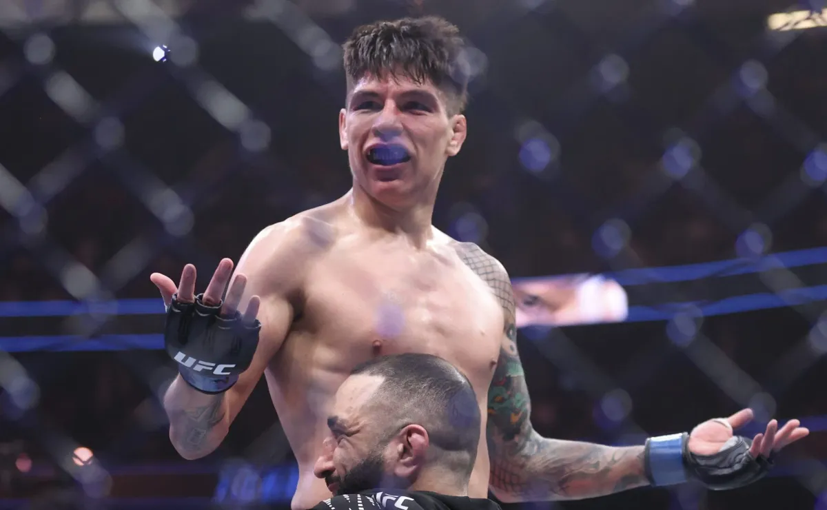 Illia Topuria rompe récords con tarjeta coleccionable millonaria Illia Topuria rompe récords con tarjeta coleccionable millonaria