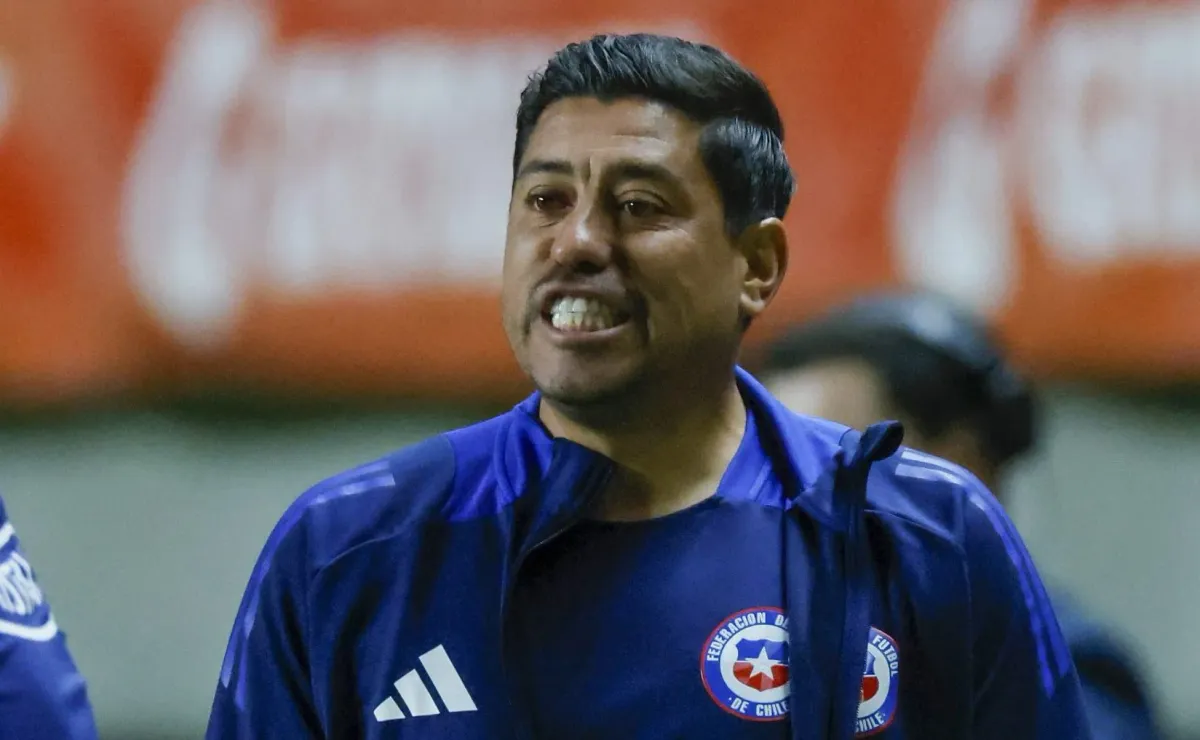 Piden a Córdova excluir a Palacios de selección chilena Piden a Córdova excluir a Palacios de selección chilena