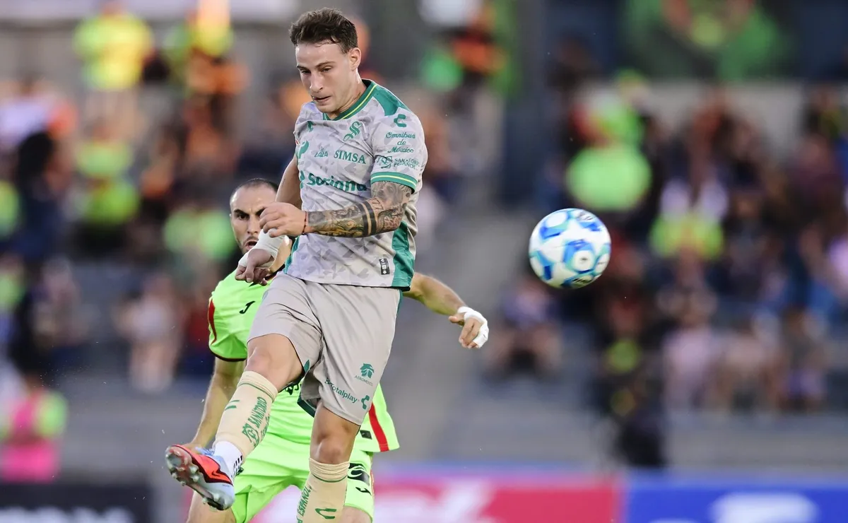 Bruno Barticciotto asiste en su regreso a Chile con Santos Laguna Bruno Barticciotto asiste en su regreso a Chile con Santos Laguna