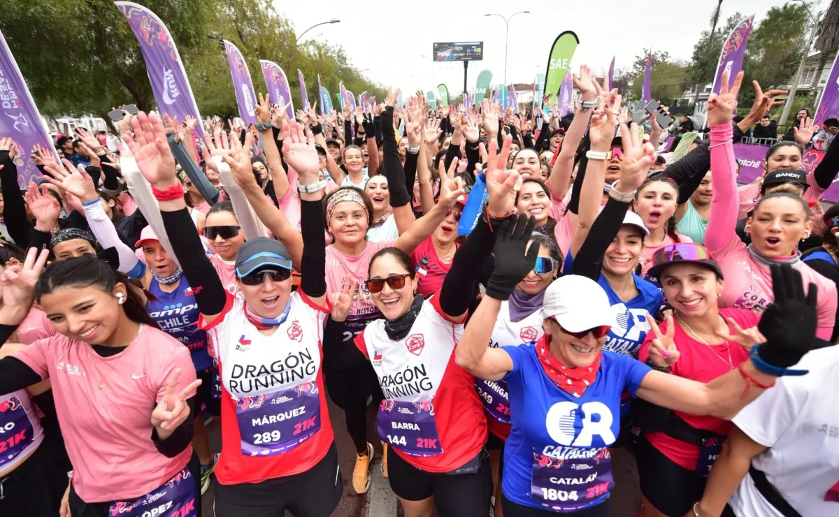 Más de 5.000 corredoras en el Primer Medio Maratón Femenino de Santiago Más de 5.000 corredoras en el Primer Medio Maratón Femenino de Santiago