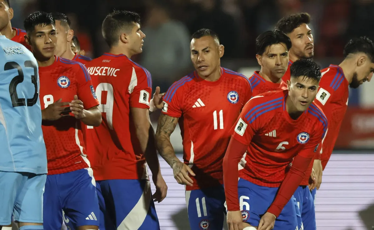Tres jugadores de Chile en duda para enfrentar a Brasil Tres jugadores de Chile en duda para enfrentar a Brasil