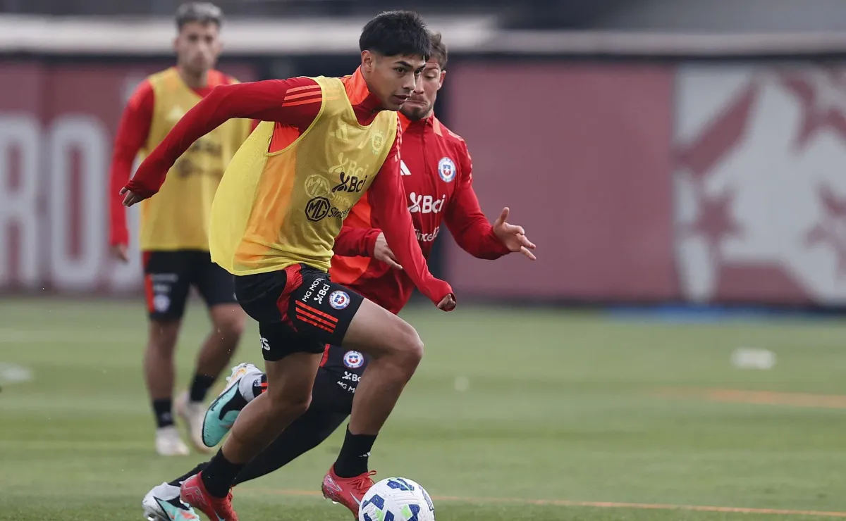 Delantero de la Roja analiza lesión de Osorio Delantero de la Roja analiza lesión de Osorio
