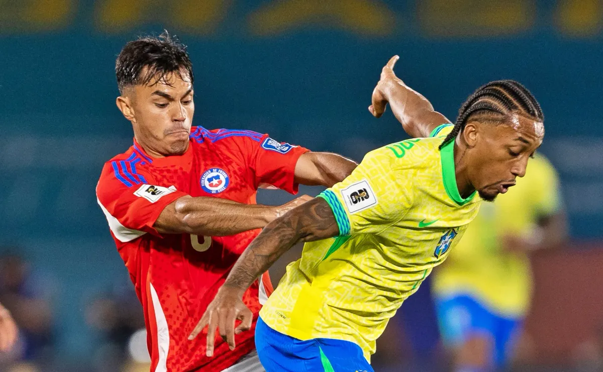 Guarello identifica peor jugador de Chile en derrota ante Brasil Guarello identifica peor jugador de Chile en derrota ante Brasil