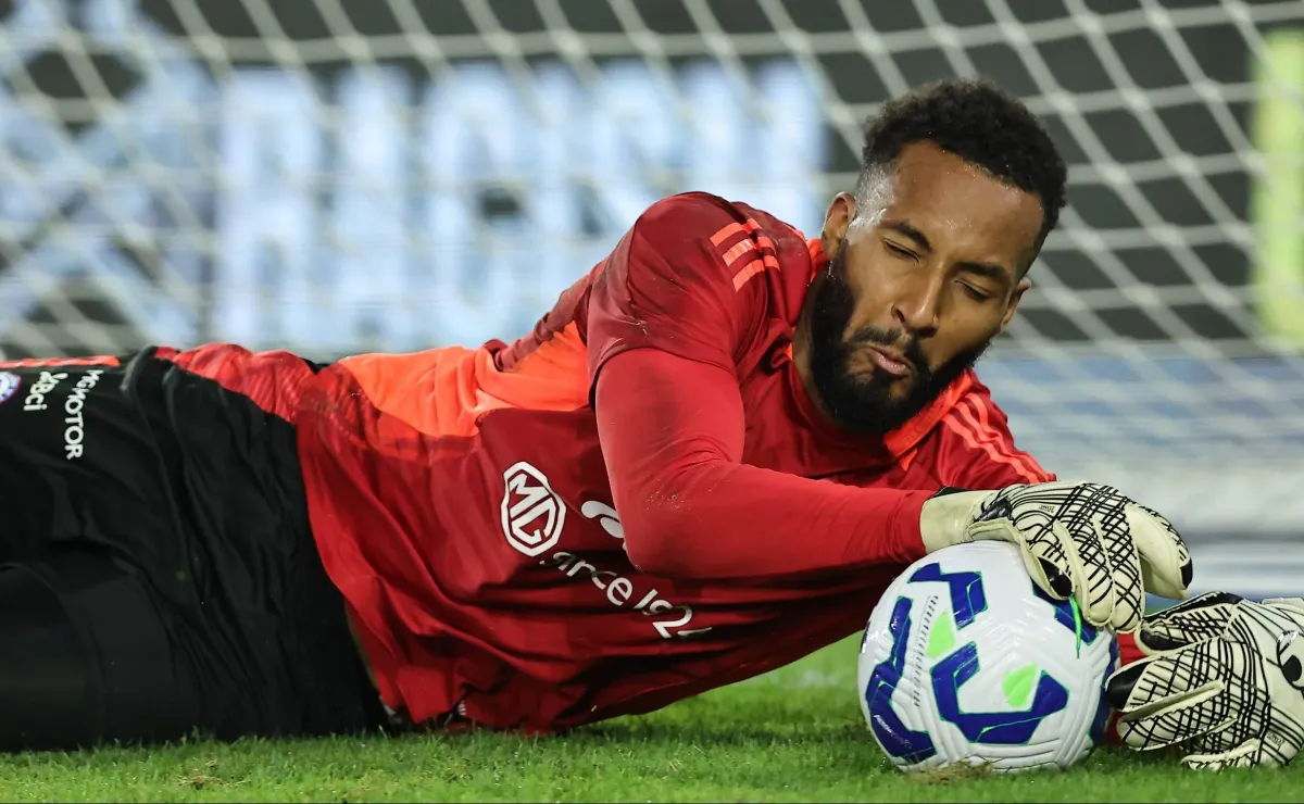 Lawrence Vigouroux: ¿Fecha para su debut en Colo Colo? Lawrence Vigouroux: ¿Fecha para su debut en Colo Colo?