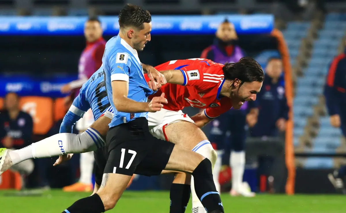 Uruguay amenaza a Chile en cierre de eliminatorias Uruguay amenaza a Chile en cierre de eliminatorias