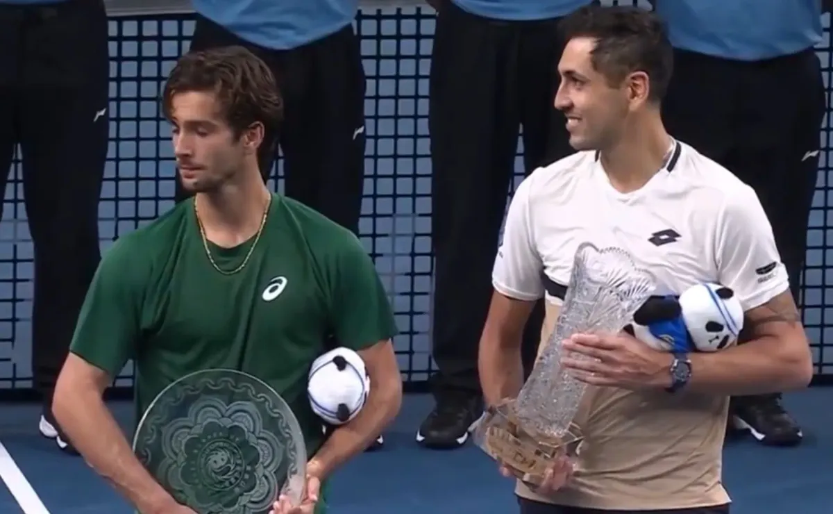 Lorenzo Musetti muestra enojo en final de Chengdú ante Tabilo Lorenzo Musetti muestra enojo en final de Chengdú ante Tabilo