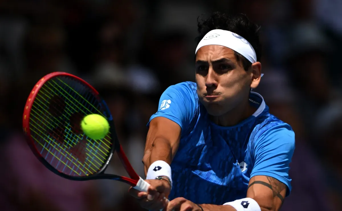 Alejandro Tabilo pierde en debut ATP de Tokio ante Zizou Bergs Alejandro Tabilo pierde en debut ATP de Tokio ante Zizou Bergs