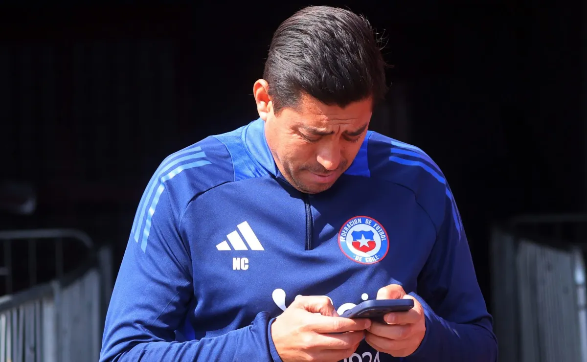 Córdova impone restricción horaria a celulares de la Roja Sub 20 Córdova impone restricción horaria a celulares de la Roja Sub 20
