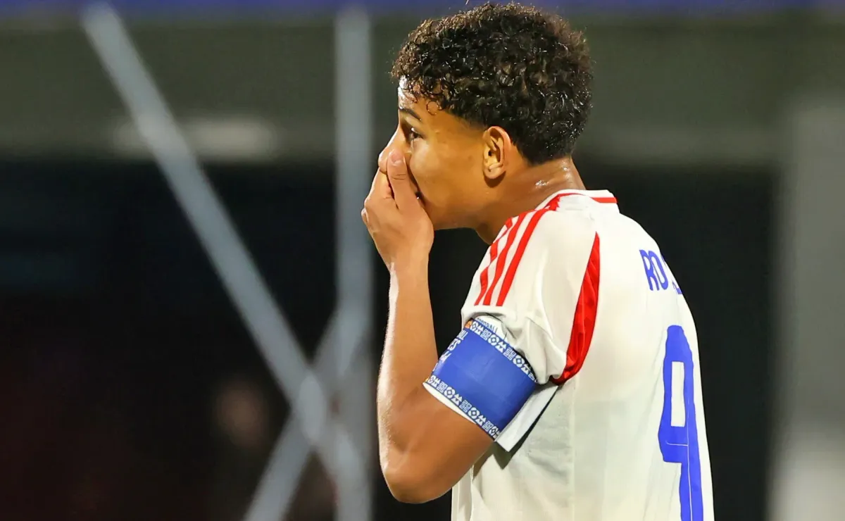 Mundialista expone teoría sobre falta de gol de Juan Francisco Rossel Mundialista expone teoría sobre falta de gol de Juan Francisco Rossel