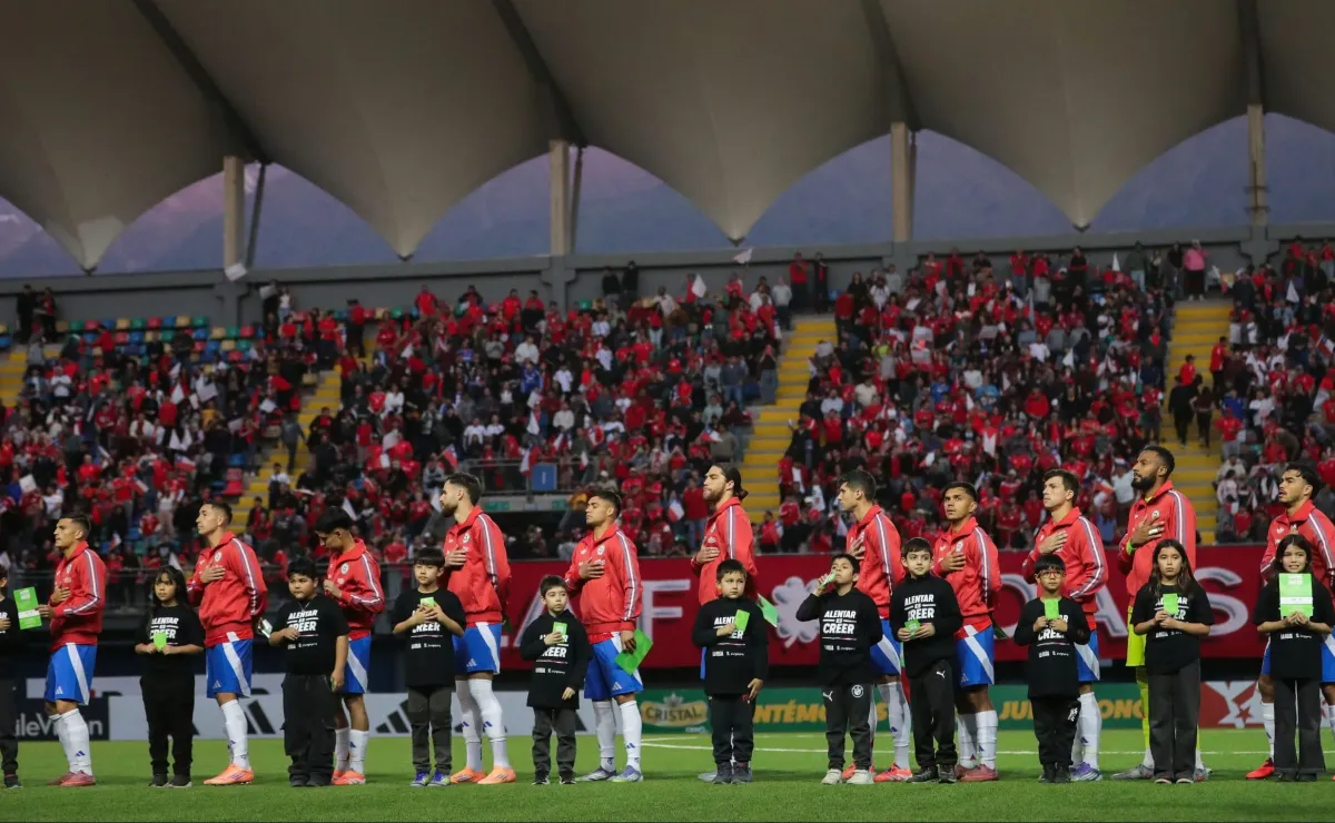 Colo Colo presente en amistoso Chile vs Perú Colo Colo presente en amistoso Chile vs Perú