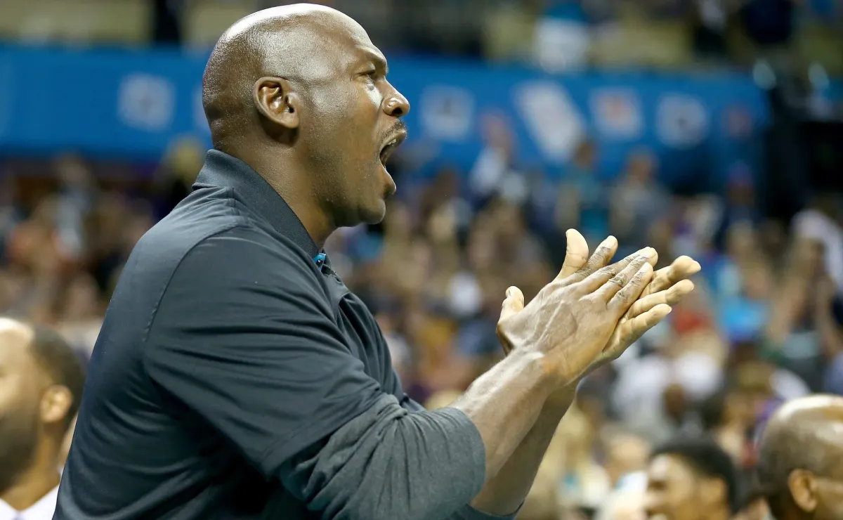 Michael Jordan regresa a la NBA: el retorno de una leyenda Michael Jordan regresa a la NBA: el retorno de una leyenda