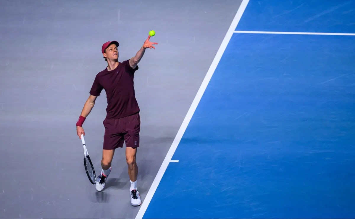 Jannik Sinner innova su servicio para revolucionar el tenis mundial Jannik Sinner innova su servicio para revolucionar el tenis mundial