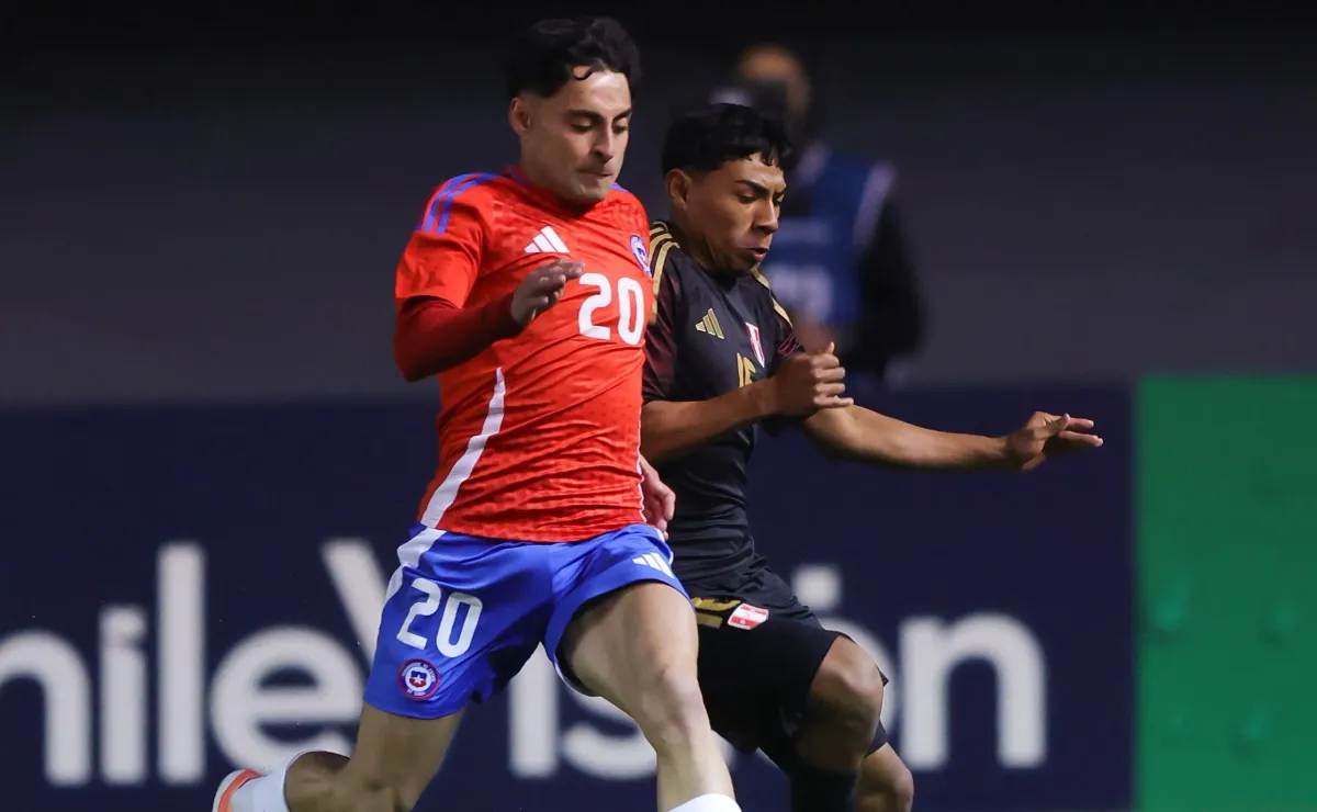 Javier Altamirano debuta en Europa con la selección chilena Javier Altamirano debuta en Europa con la selección chilena