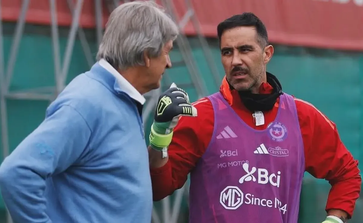 Claudio Bravo apoya a Manuel Pellegrini para la Roja Claudio Bravo apoya a Manuel Pellegrini para la Roja