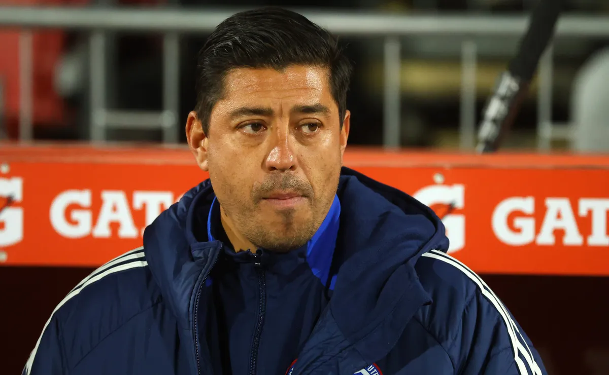 Córdova acusa mentiras y calumnias ante la prensa Córdova acusa mentiras y calumnias ante la prensa