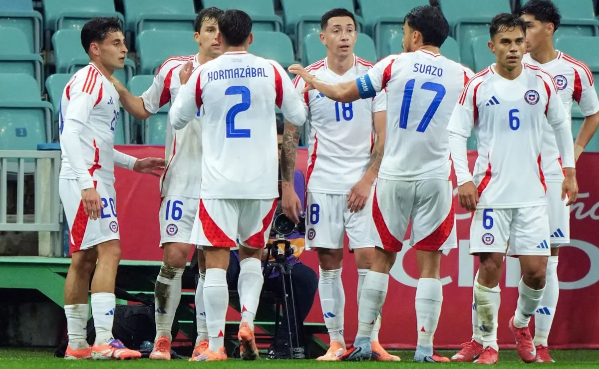 Iván Zamorano critica la falta de delanteros en la selección chilena Iván Zamorano critica la falta de delanteros en la selección chilena
