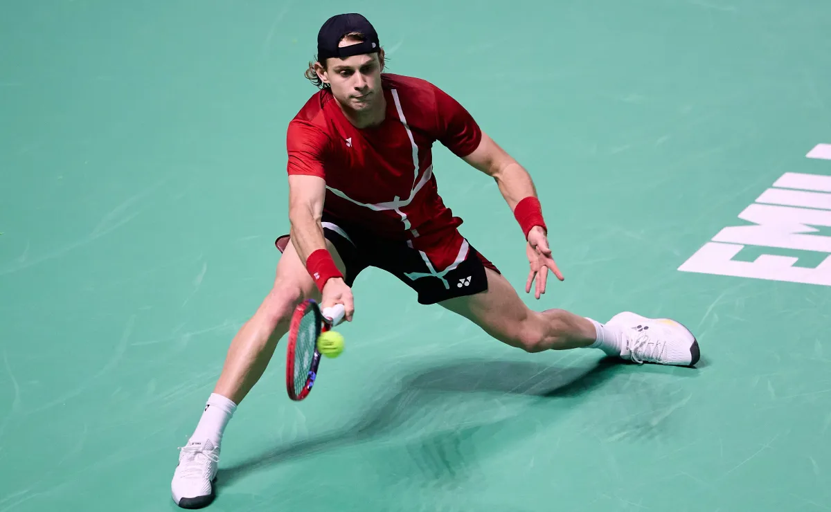 Zizou Bergs, golpeador de rivales, cae dramáticamente en la Davis Zizou Bergs, golpeador de rivales, cae dramáticamente en la Davis