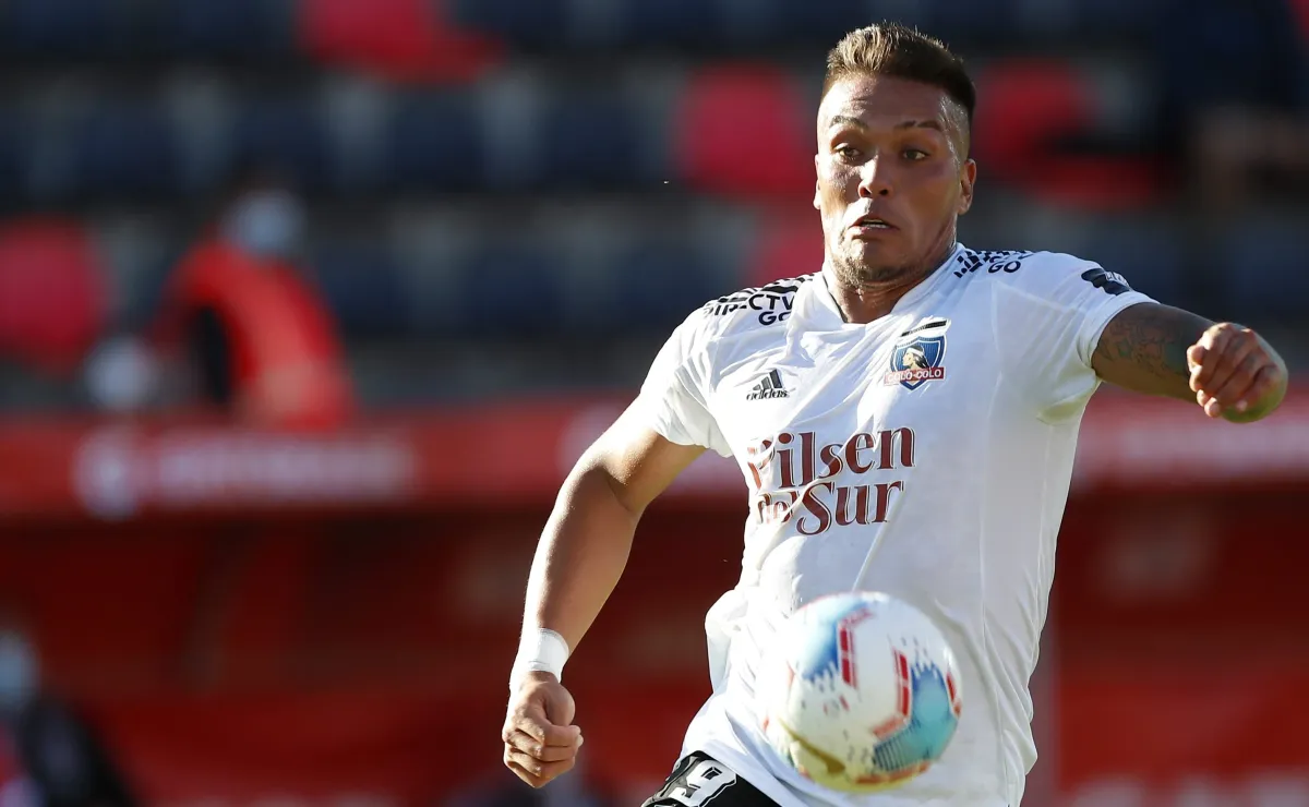 Centrodelantero clave en Colo Colo busca fichaje en Primera B Centrodelantero clave en Colo Colo busca fichaje en Primera B